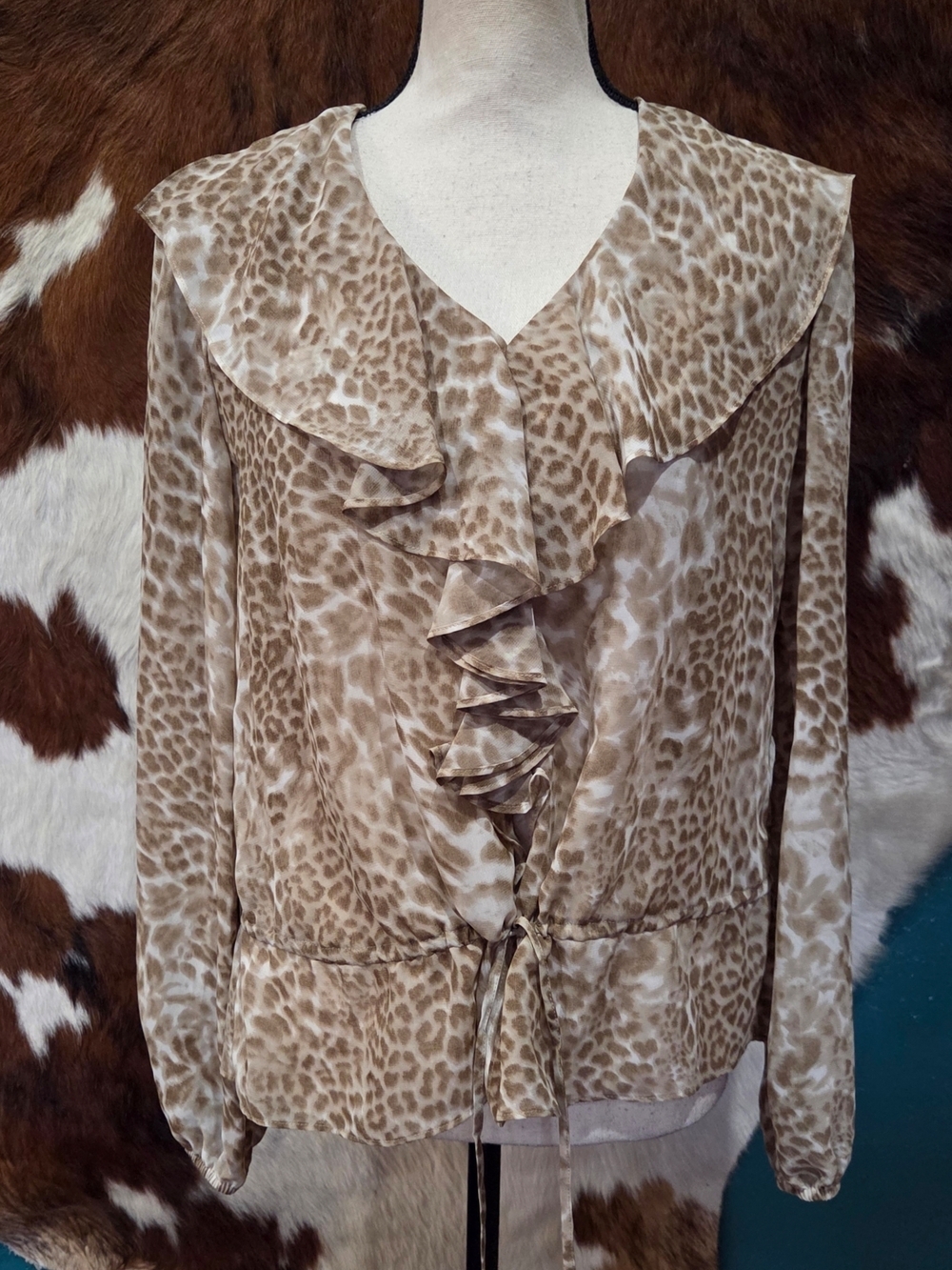 Evan-Picone Neutral Taupe and Cream Blouse